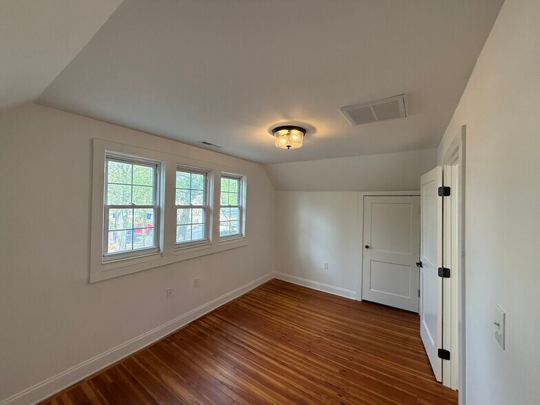 More Photos Of 9 East Ave, Greenville Office Residential For Sale