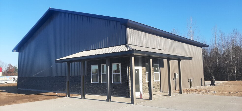 More Photos Of 4970 Commerce Park Dr, Ludington Warehouse For Lease