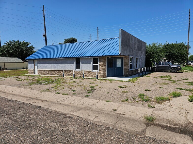 Primary Photo Of 701 W Oak St, Lamar General Retail For Sale