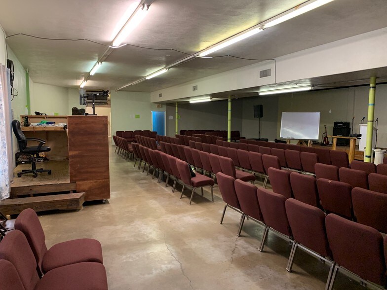 More Photos Of 2541 W Southcross Blvd, San Antonio General Retail For Sale