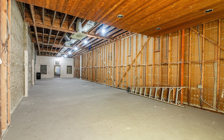 More Photos Of 1276-1278 Sartori Ave, Torrance Storefront For Sale