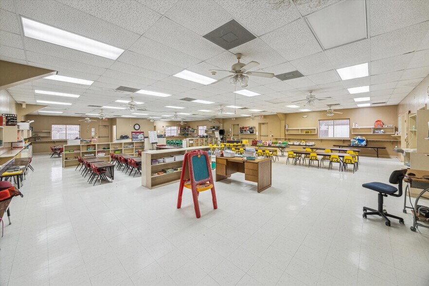 More Photos Of 12500 W Bellfort Ave, Houston Schools For Sale