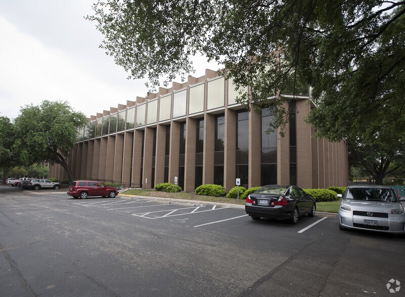 More Photos Of 7700 Chevy Chase Dr, Austin Unknown For Lease