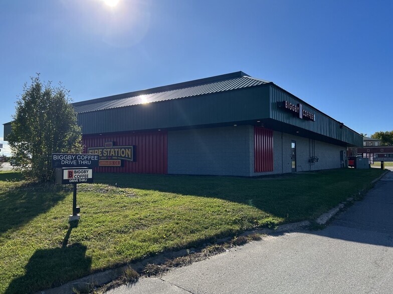 More Photos Of 2500 Ashmun St, Sault Sainte Marie General Retail For Lease