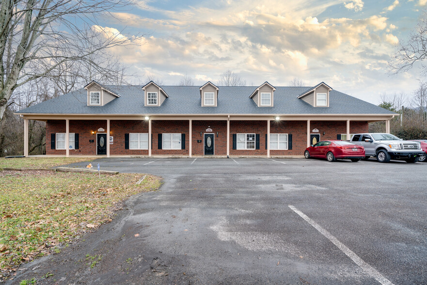 Primary Photo Of 6911 Cleveland Hwy, Clermont Medical For Lease