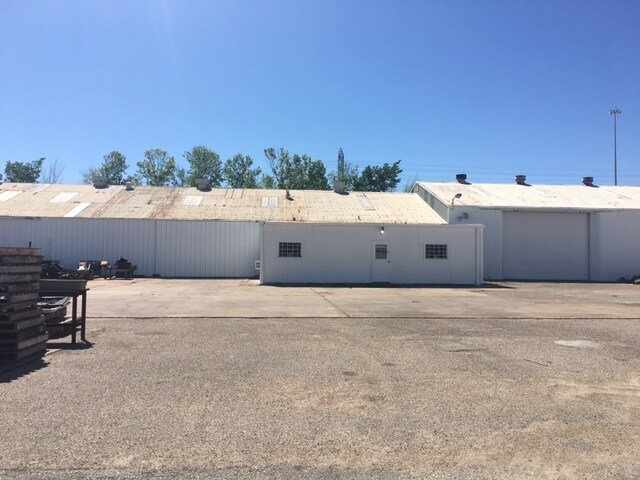 More Photos Of 6011-6019 Gold St, Houston Warehouse For Sale