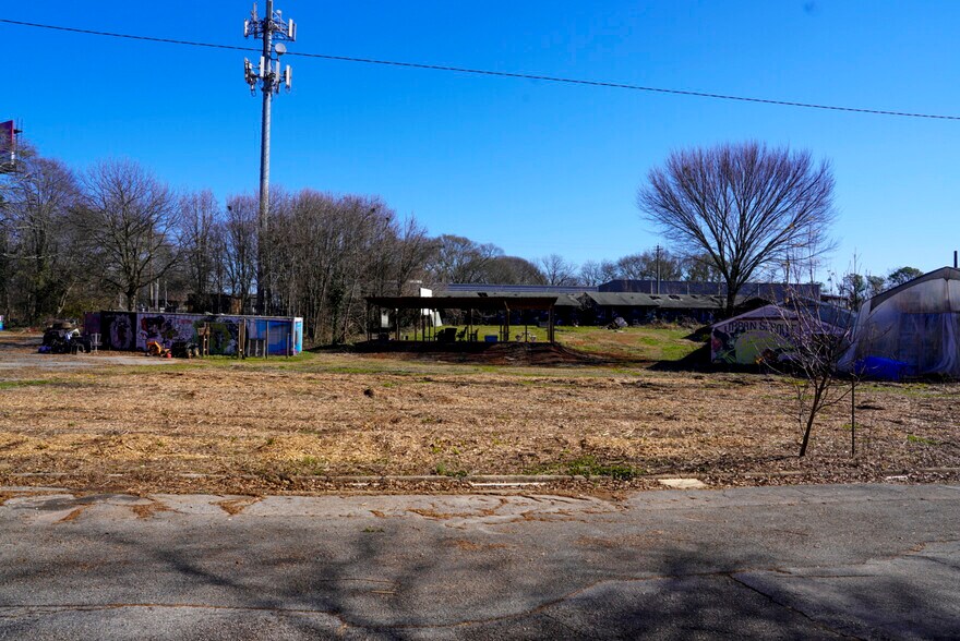 More Photos Of 2200 Reynolds Dr SW, Atlanta Land For Sale