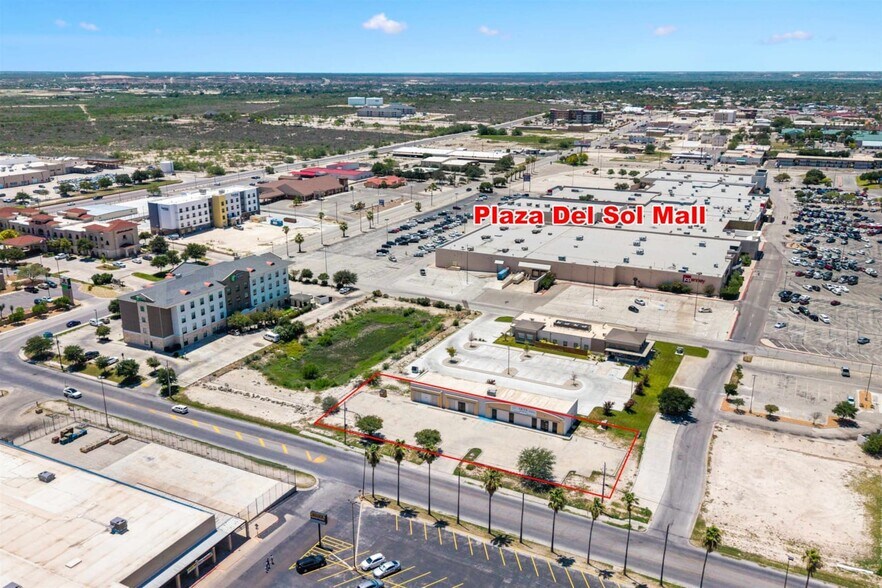 More Photos Of 159 Braddie Dr, Del Rio Light Distribution For Sale