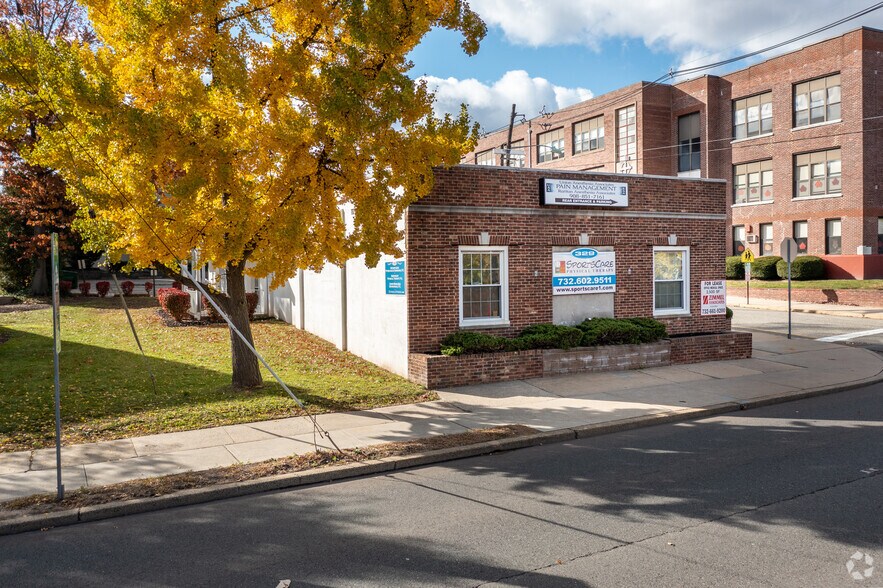 More Photos Of 329 Amboy Ave, Woodbridge Medical For Sale
