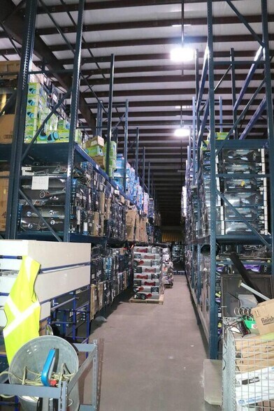 More Photos Of 1301 Industrial Park Rd, Mountain Grove Warehouse For Lease