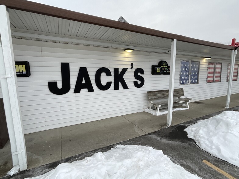 More Photos Of 56 N Howard Rd, Curtice Supermarket For Sale