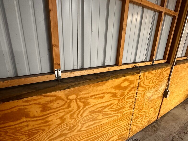 More Photos Of 522A S Main St, Broadway Flex For Sale