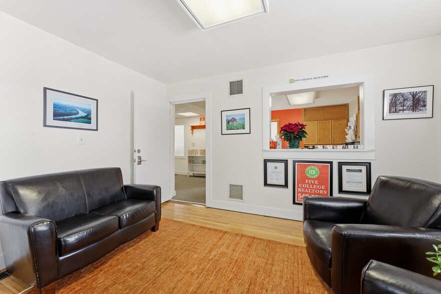 More Photos Of 190 University Dr, Amherst Office For Sale