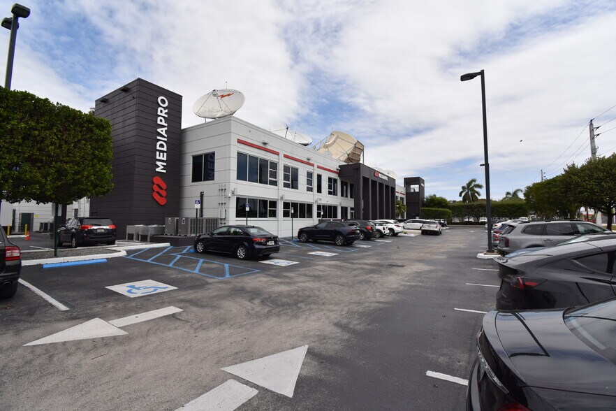 More Photos Of 7291 NW 74th St, Medley Warehouse For Sale