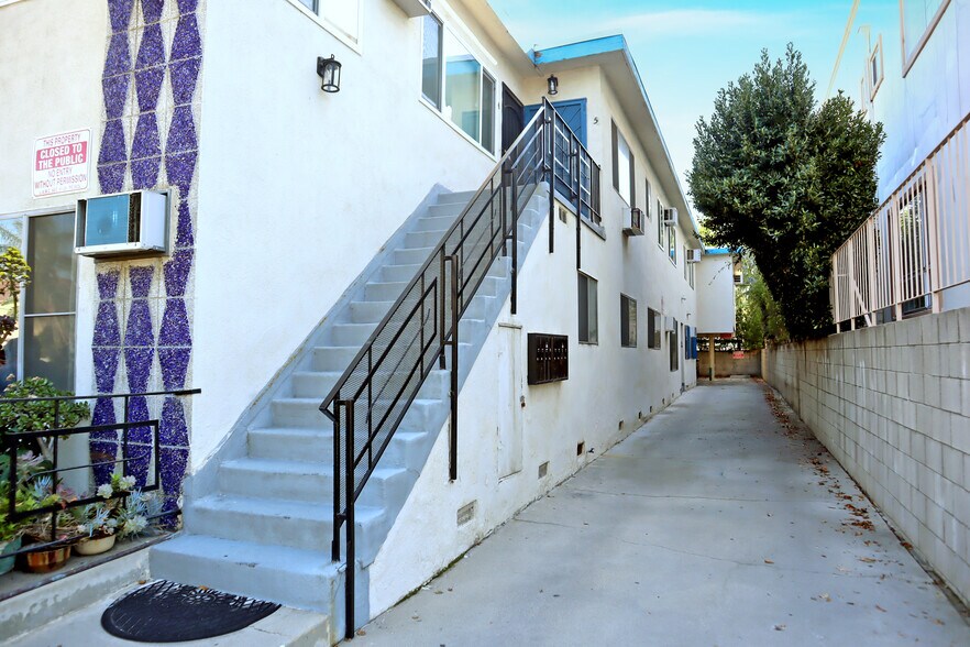 More Photos Of 11100 Camarillo St, North Hollywood Apartments For Sale