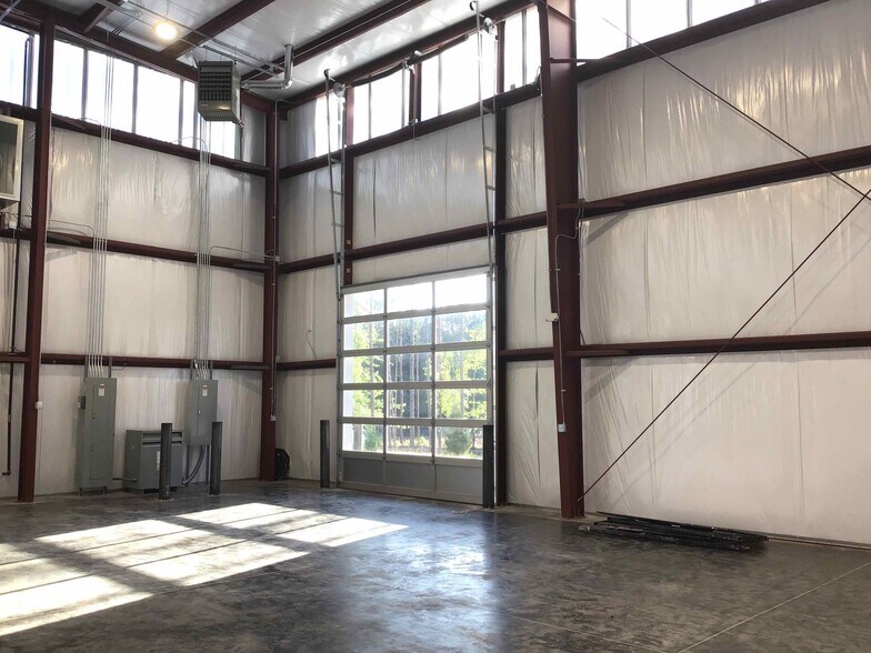 More Photos Of 8 Solar Cir, Newnan Warehouse For Sale