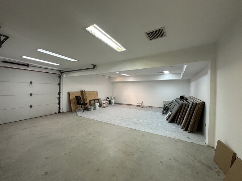 More Photos Of 11628-11632 Barrington Ct, Los Angeles Storefront Retail Office For Lease