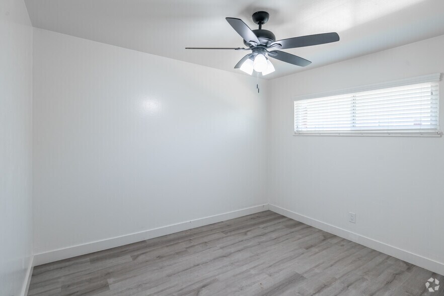 More Photos Of 870-899 S Philadelphia St, Anaheim Apartments For Sale