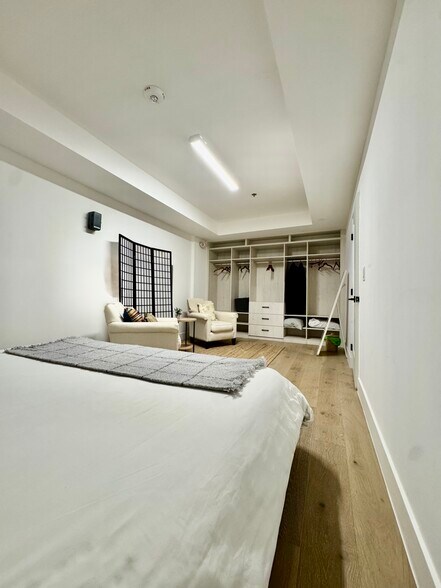 More Photos Of 731 S Broadway, Los Angeles Loft Creative Space For Lease