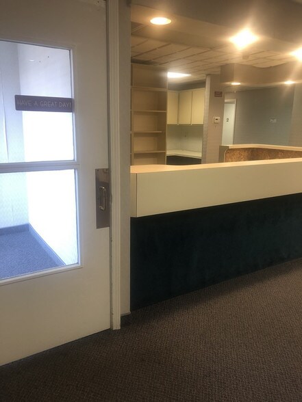 More Photos Of 31040-31046 Utica Rd, Fraser Office Residential For Lease