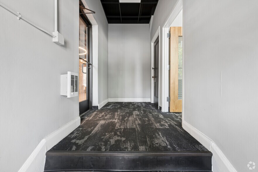 More Photos Of 300 N 5th St, Lafayette Apartments For Lease