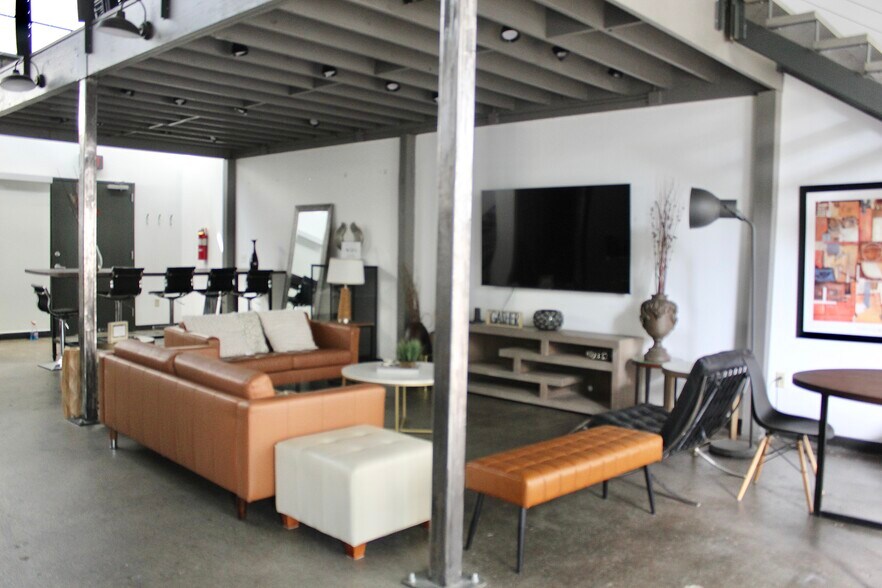 More Photos Of 949 W Marietta St NW, Atlanta Office For Lease