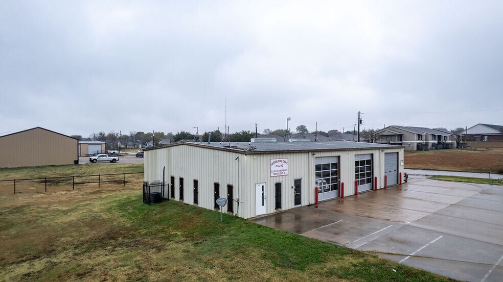 More Photos Of 101 Ewing St, Ferris Police Fire Station For Sale