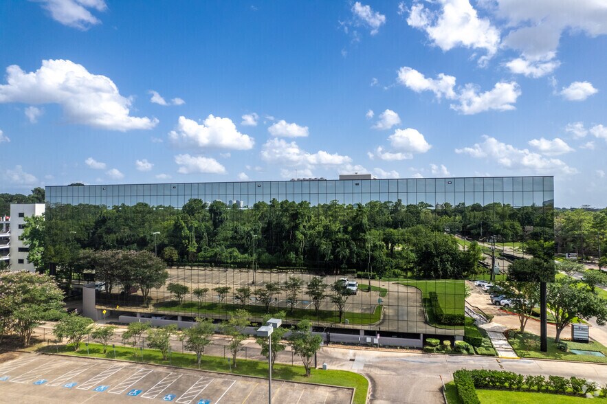 More Photos Of 1001 S Dairy Ashford Rd, Houston Office For Lease