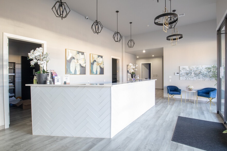 More Photos Of 880 W Main St, Duncan Healthcare For Sale