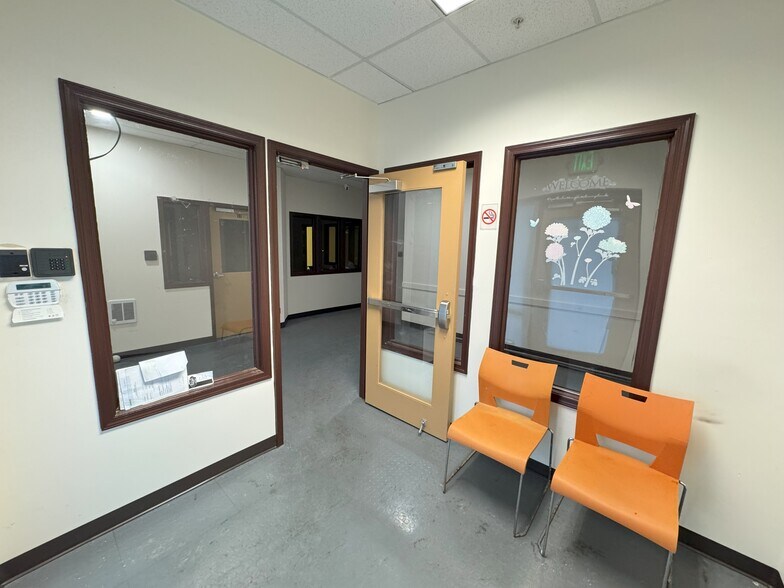 More Photos Of 4446-4450 Park Heights Ave, Baltimore Storefront For Lease