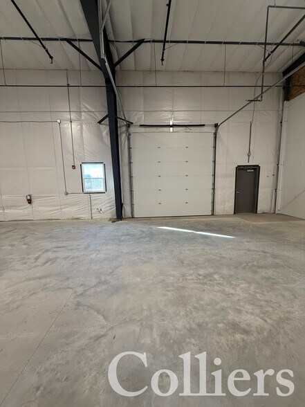 More Photos Of 805 Parkcentre Way, Nampa Warehouse For Lease