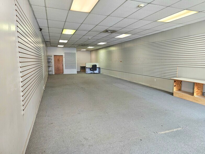 More Photos Of 82 Main St, Woodbridge Convenience Store For Lease
