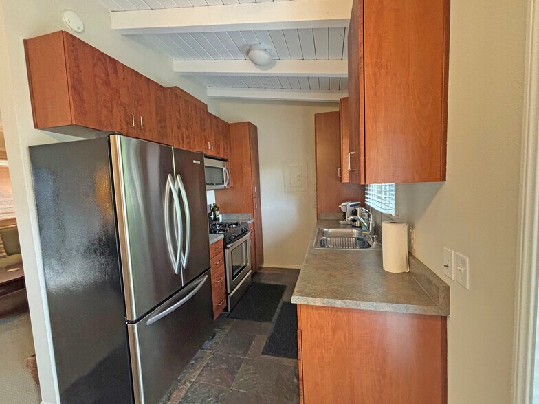 More Photos Of 517 W Junipero St, Santa Barbara Apartments For Sale