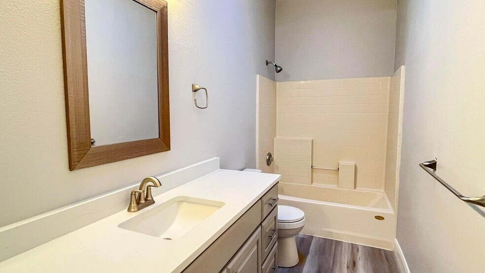 More Photos Of 5561 W 3600 S, Cedar City Specialty For Sale