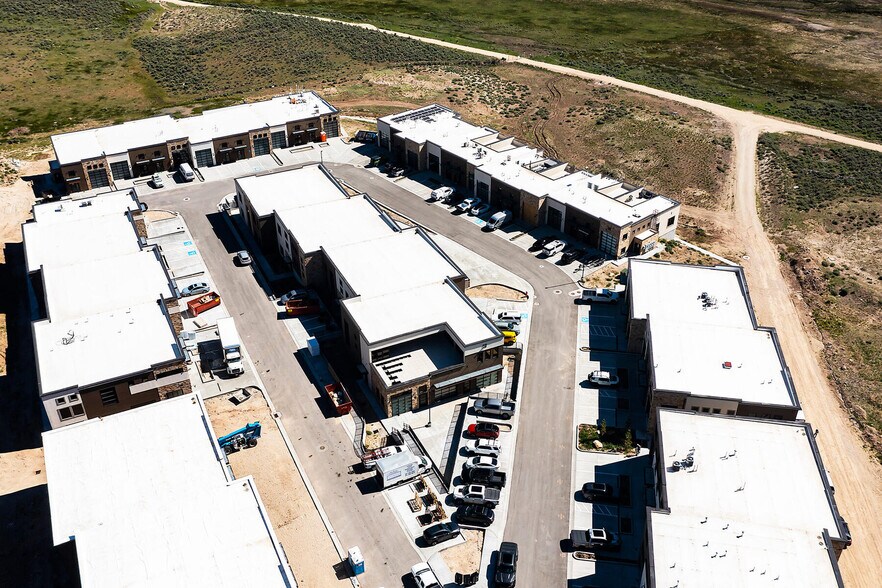 More Photos Of 4554 Forestdale Dr, Park City Light Manufacturing For Sale