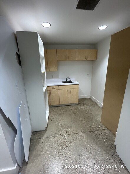 More Photos Of 2790 Blue Star Hwy, Fennville Specialty For Sale