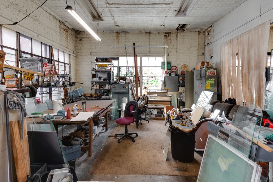 More Photos Of 304-306 Gilmer St, Richmond Manufacturing For Sale