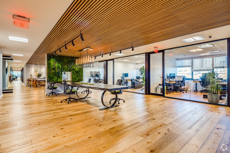 More Photos Of 600 Cleveland St, Clearwater Office For Lease