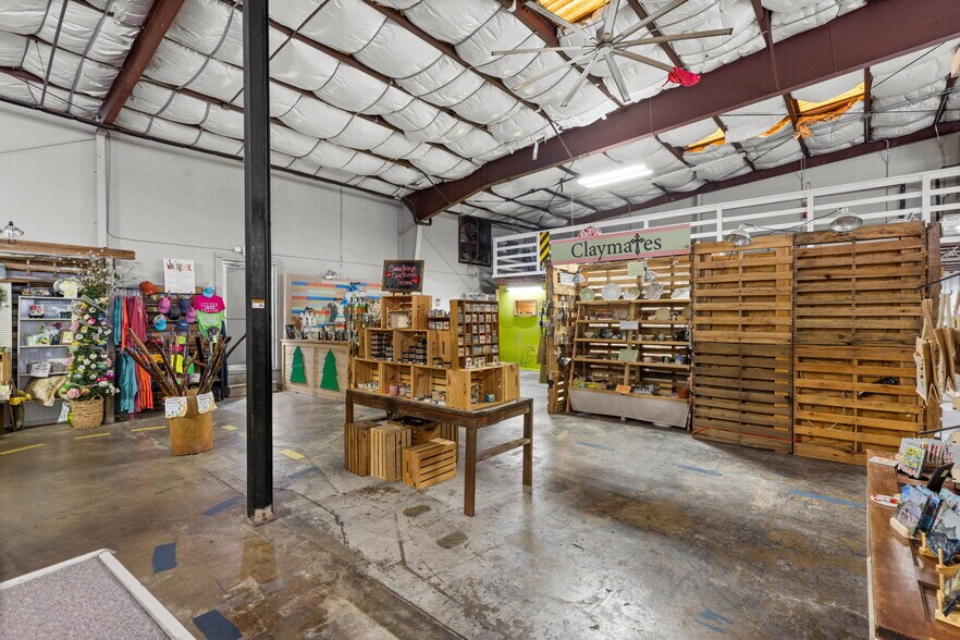 More Photos Of 333 E College St, Florence General Retail For Sale