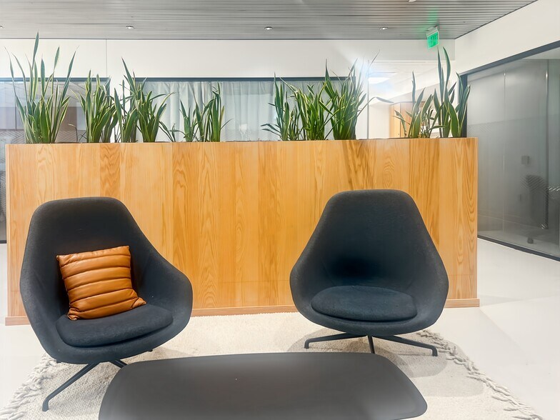 More Photos Of 301 Grant St, Pittsburgh Coworking Space