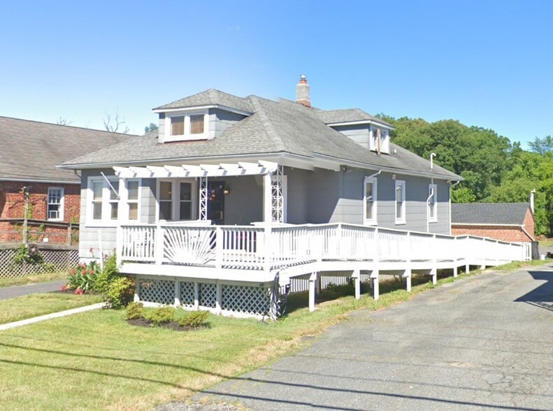 More Photos Of 8838 Belair Rd, Nottingham Office For Lease