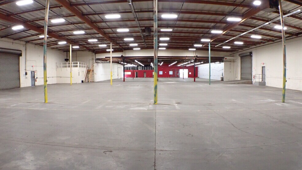 More Photos Of 25562 Avenue Stanford, Valencia Manufacturing For Lease