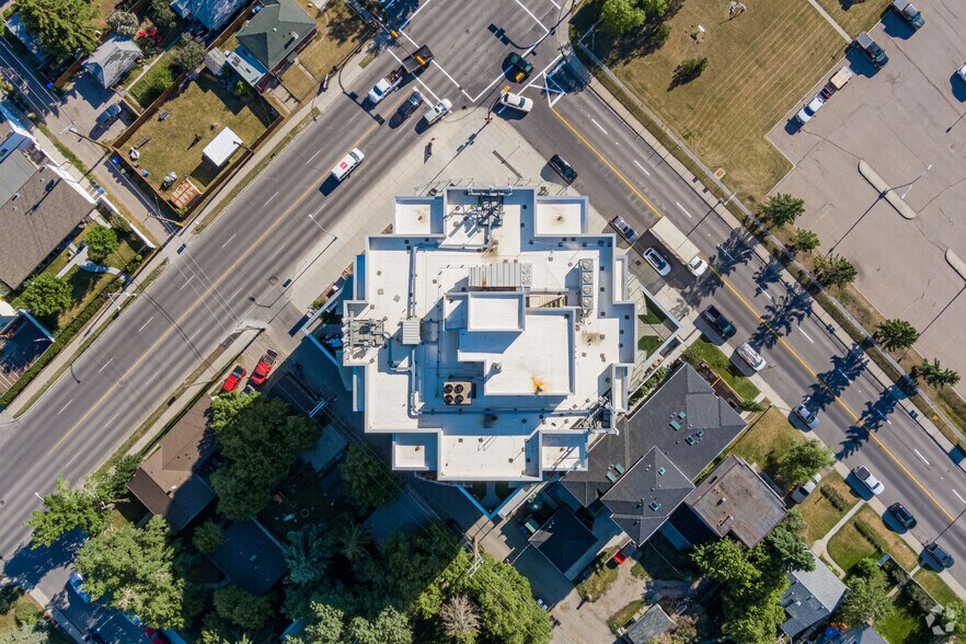 More Photos Of 2505 17th Ave SW, Calgary Apartments For Sale