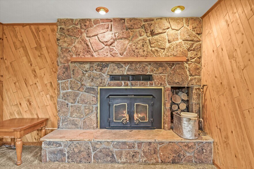 More Photos Of 1335 S Kio St, Watkins Veterinarian Kennel For Sale