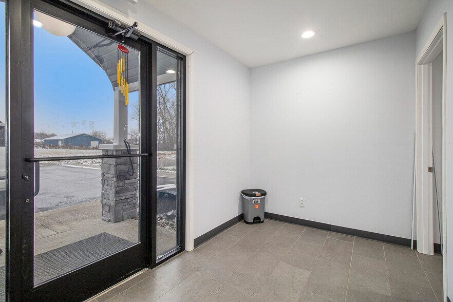 More Photos Of 9486 S Meridian Rd, Clarklake Light Manufacturing For Sale