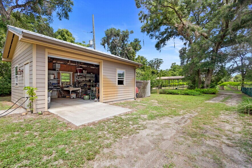 More Photos Of 1056 Reynolds Rd, De Leon Springs Specialty For Sale