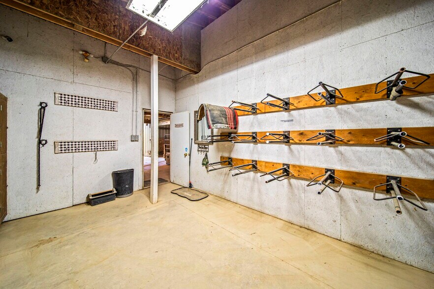 More Photos Of 6600 Vrooman Rd, Painesville Horse Stables For Sale