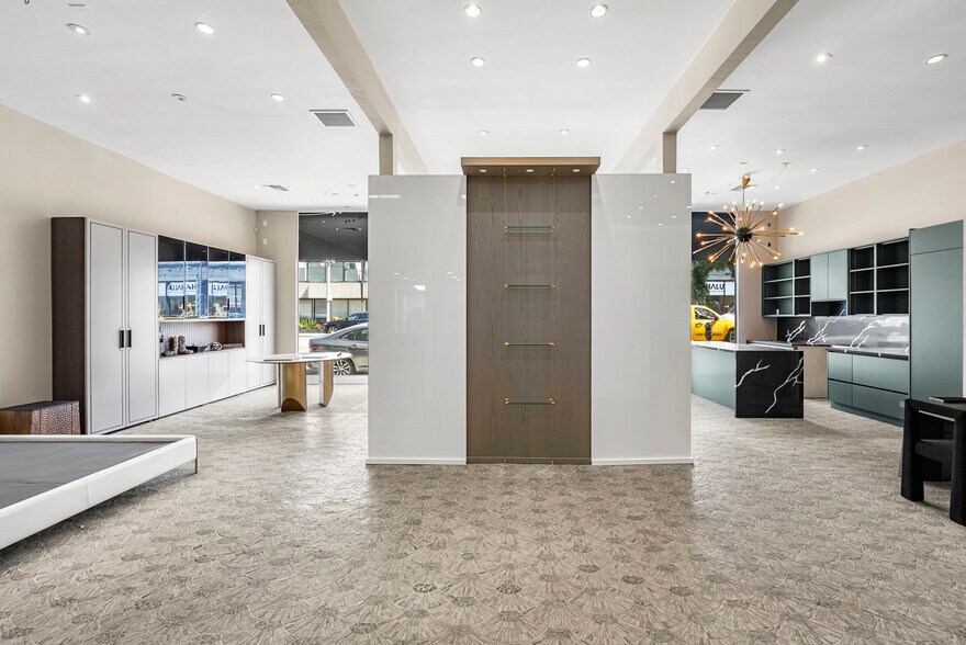 More Photos Of 8262 Melrose Ave, Los Angeles Storefront Retail Residential For Lease