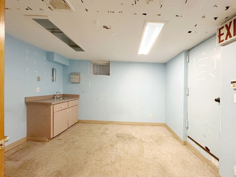 More Photos Of 364-366 97th St, Brooklyn Office Residential For Lease