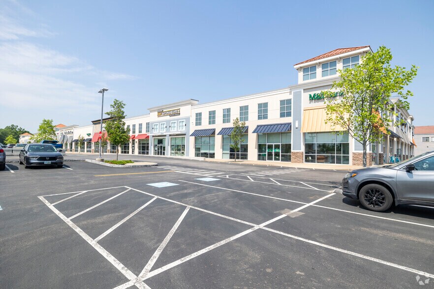 More Photos Of 655 S Willow St, Manchester Storefront For Sale